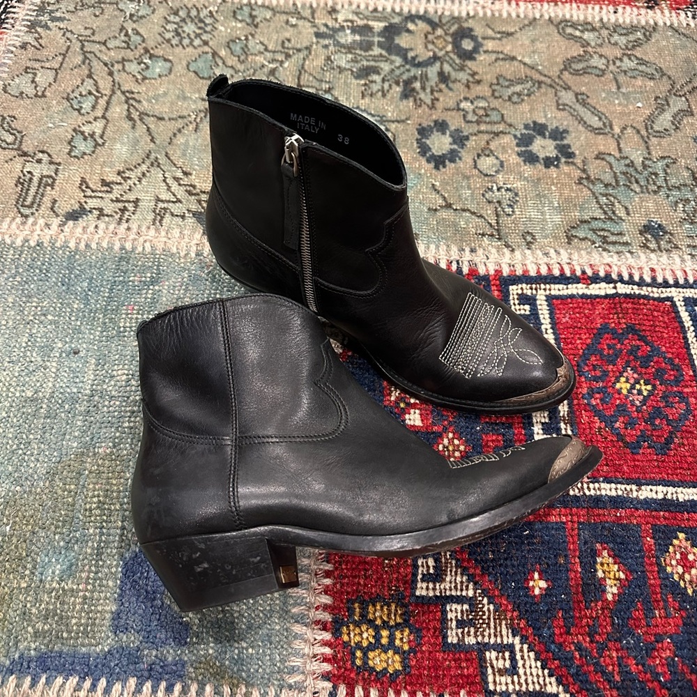 Golden Goose YOUNG Boots in Black